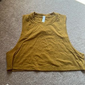 Lululemon golden crop
